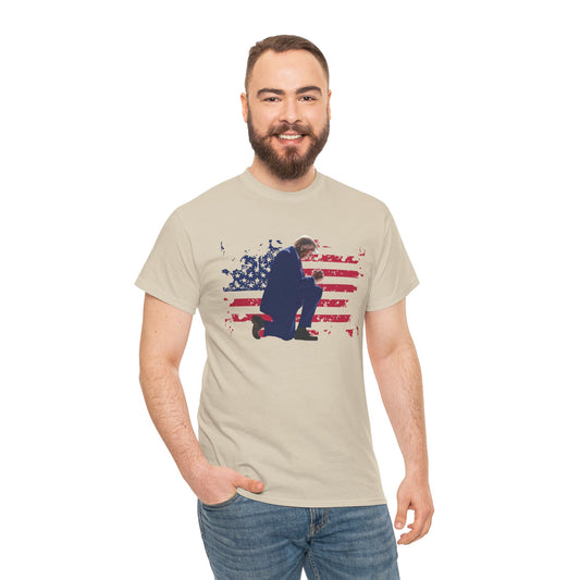 Trump Praying T-Shirt